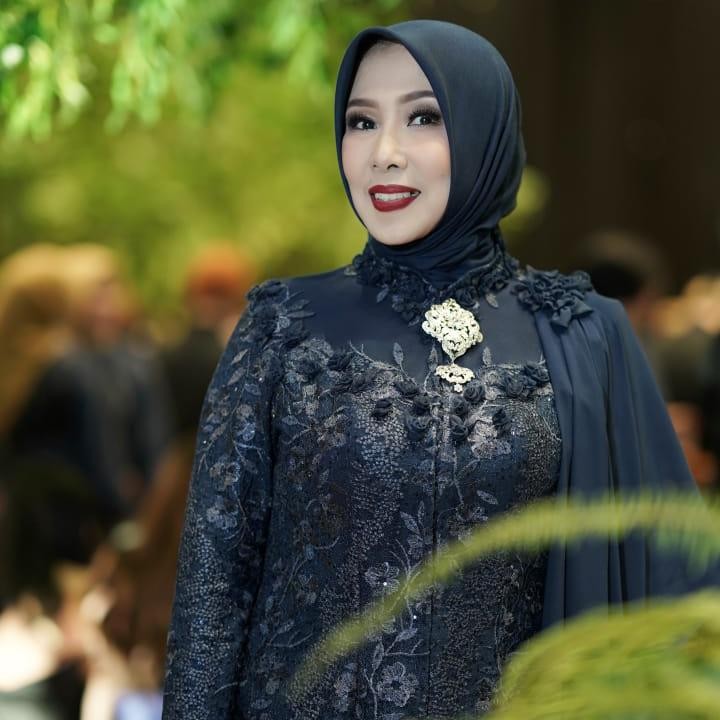 Ibu Ida Budi Gunadi Sadikin